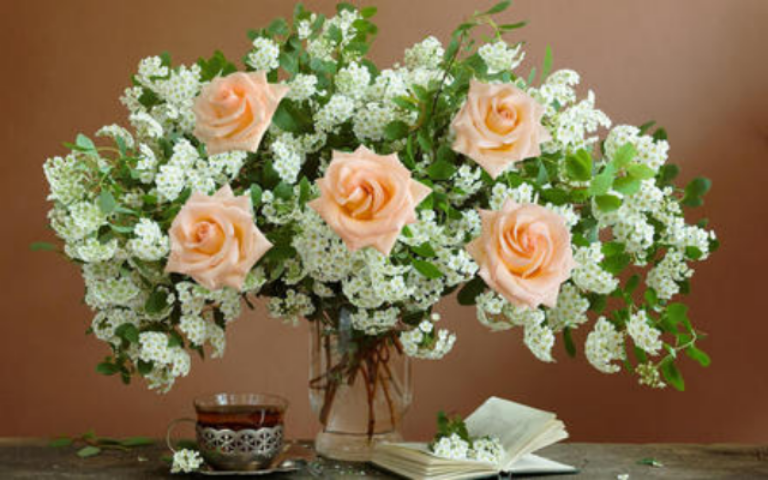 Что сделать, чтобы розы дольше стояли в вазе, как сохранить розы | «Цветочный блюз»