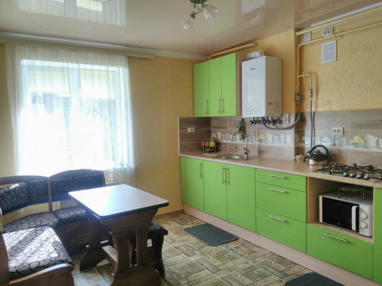 1-кімнатна квартира подобово 45 м², Володимира Івасюка вул., 11