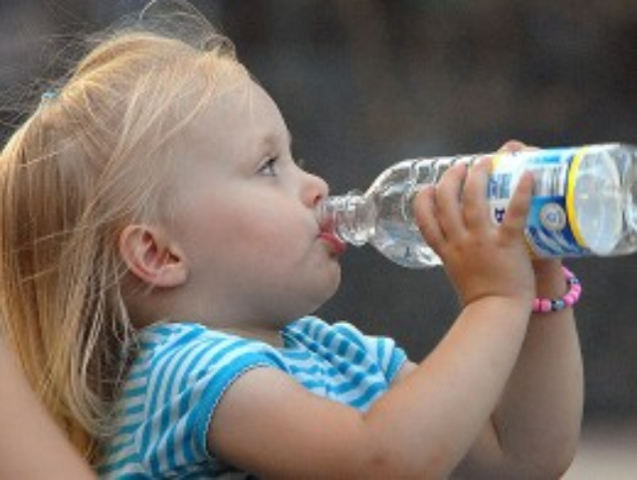 Выбор питьевой воды для младенца – какие нюансы нужно учитывать?