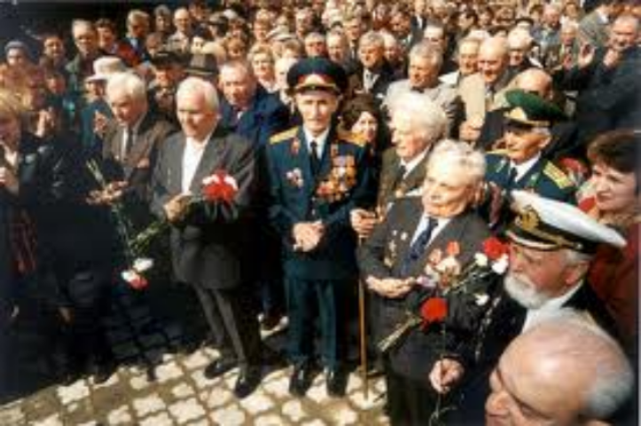 Ветераны умирают, ожидая подаренные Костусевым квартиры
