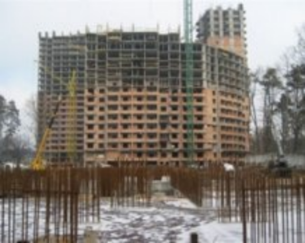 Депутаты решили помочь жертвам долгостроев