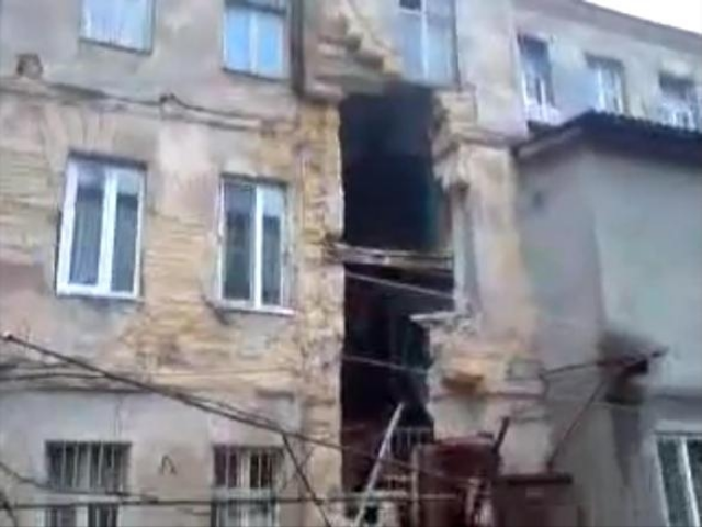 В Одессе обрушилась стена жилого дома. Фото