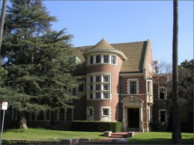 Самый страшный дом в США ищет нового владельца. Фото