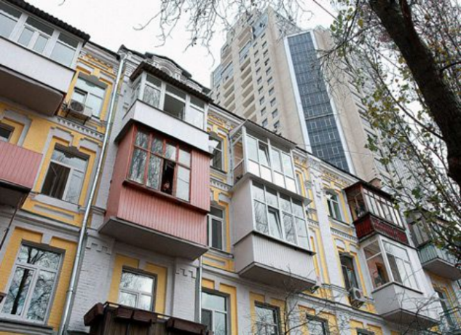 На балконах правительство заработает миллиард 