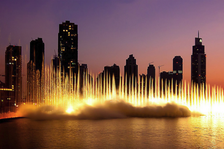 The Dubai Fountain — танцующий фонтан, который видно из космоса. Фото