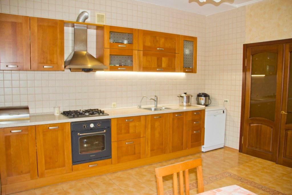 Продаж будинку 380 м², Елочная вул.