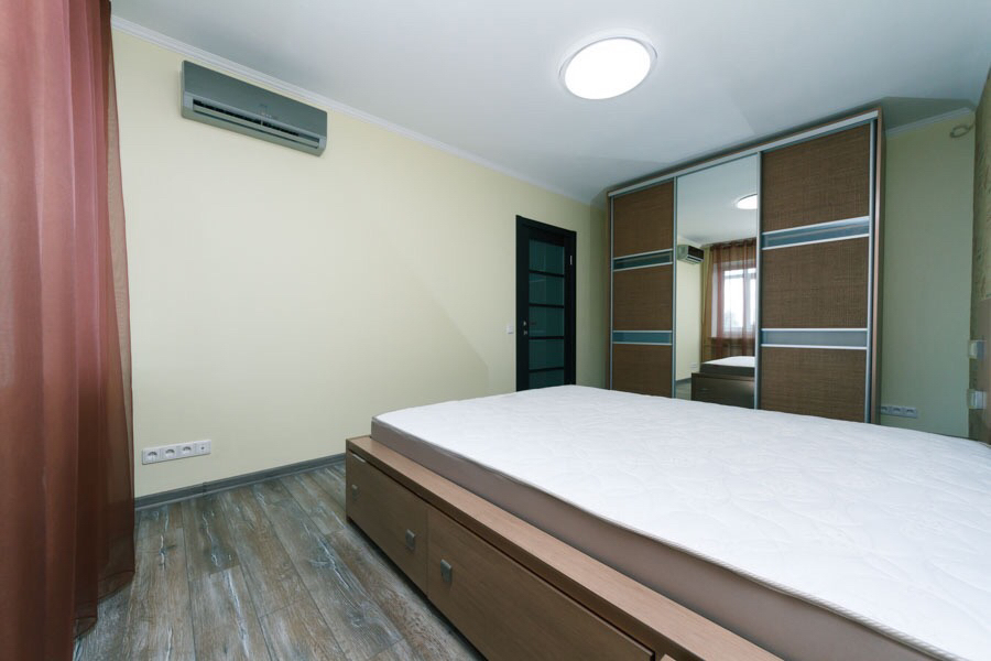 2-комнатная квартира посуточно 57 м², Леси Украинки бул., 19