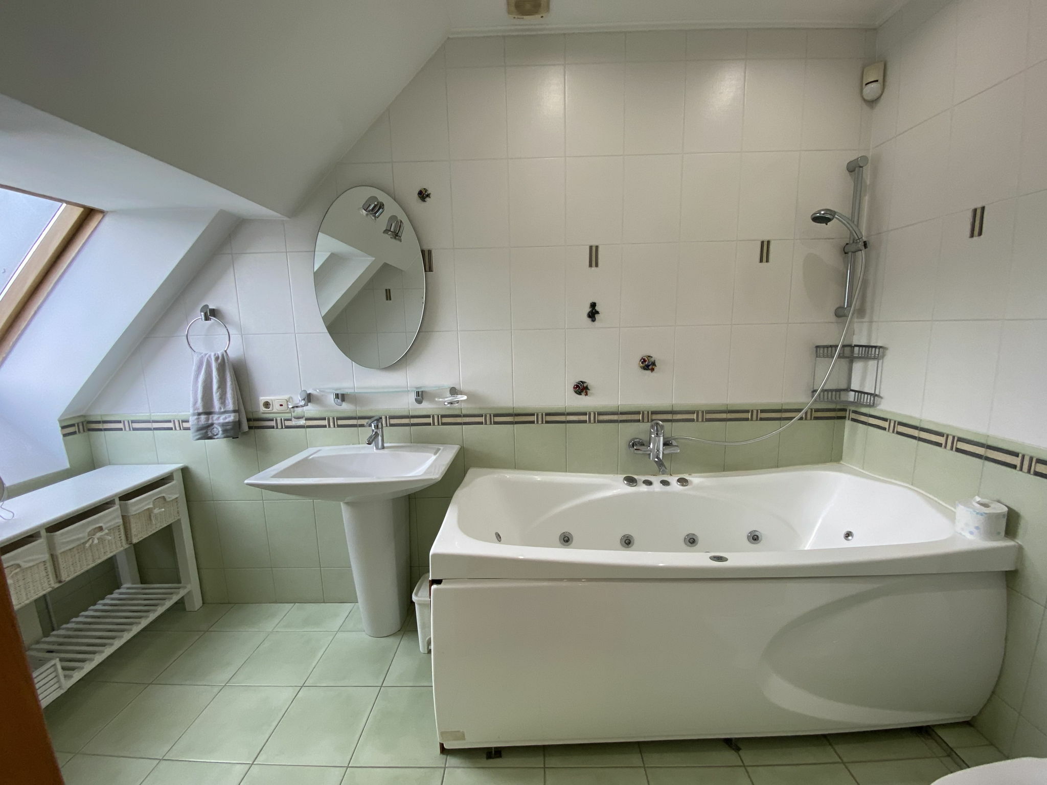 Продаж 4-кімнатної квартири 128 м², Костянтинівська вул., 10