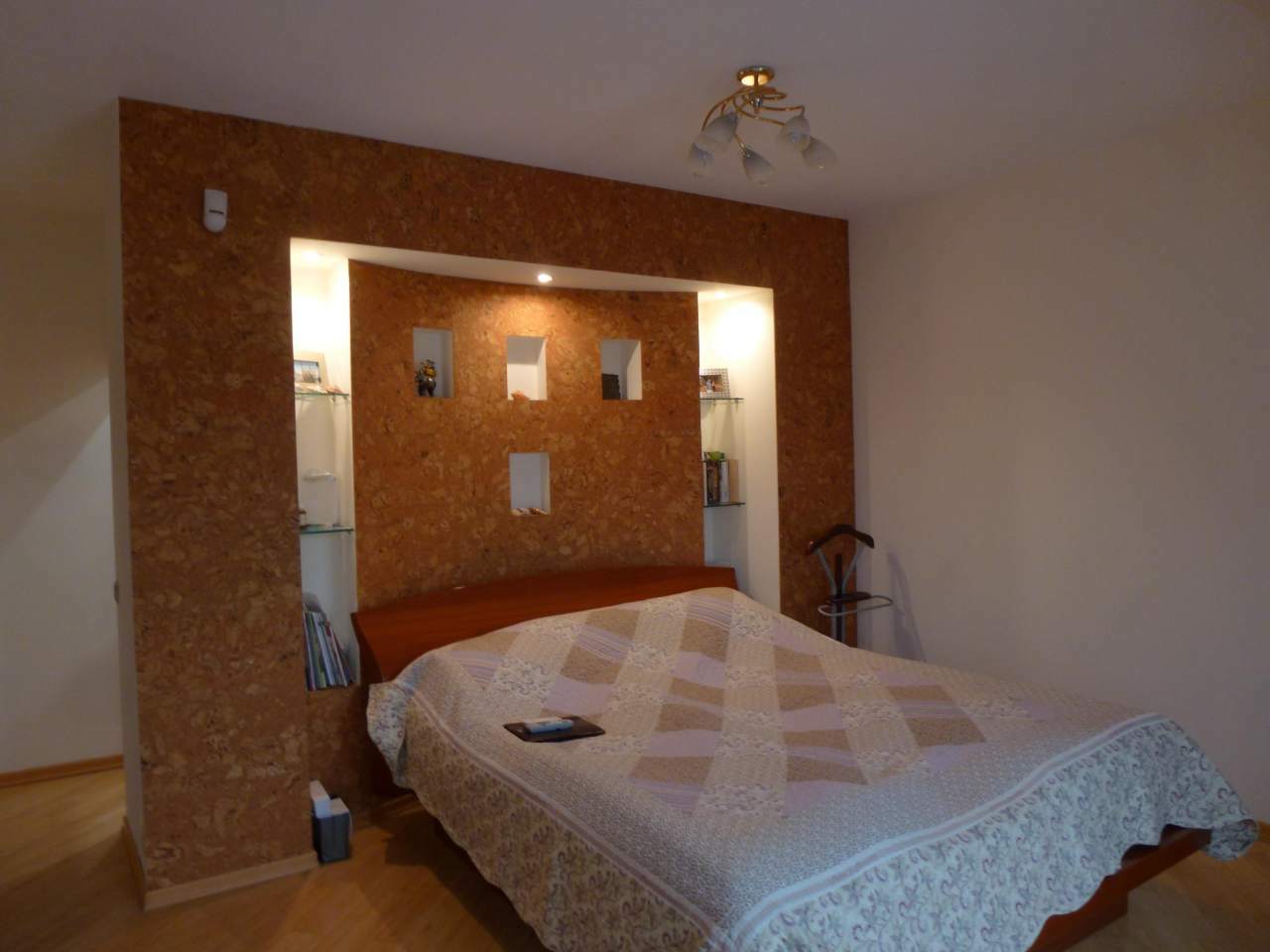 Продаж 4-кімнатної квартири 128 м², Костянтинівська вул., 10