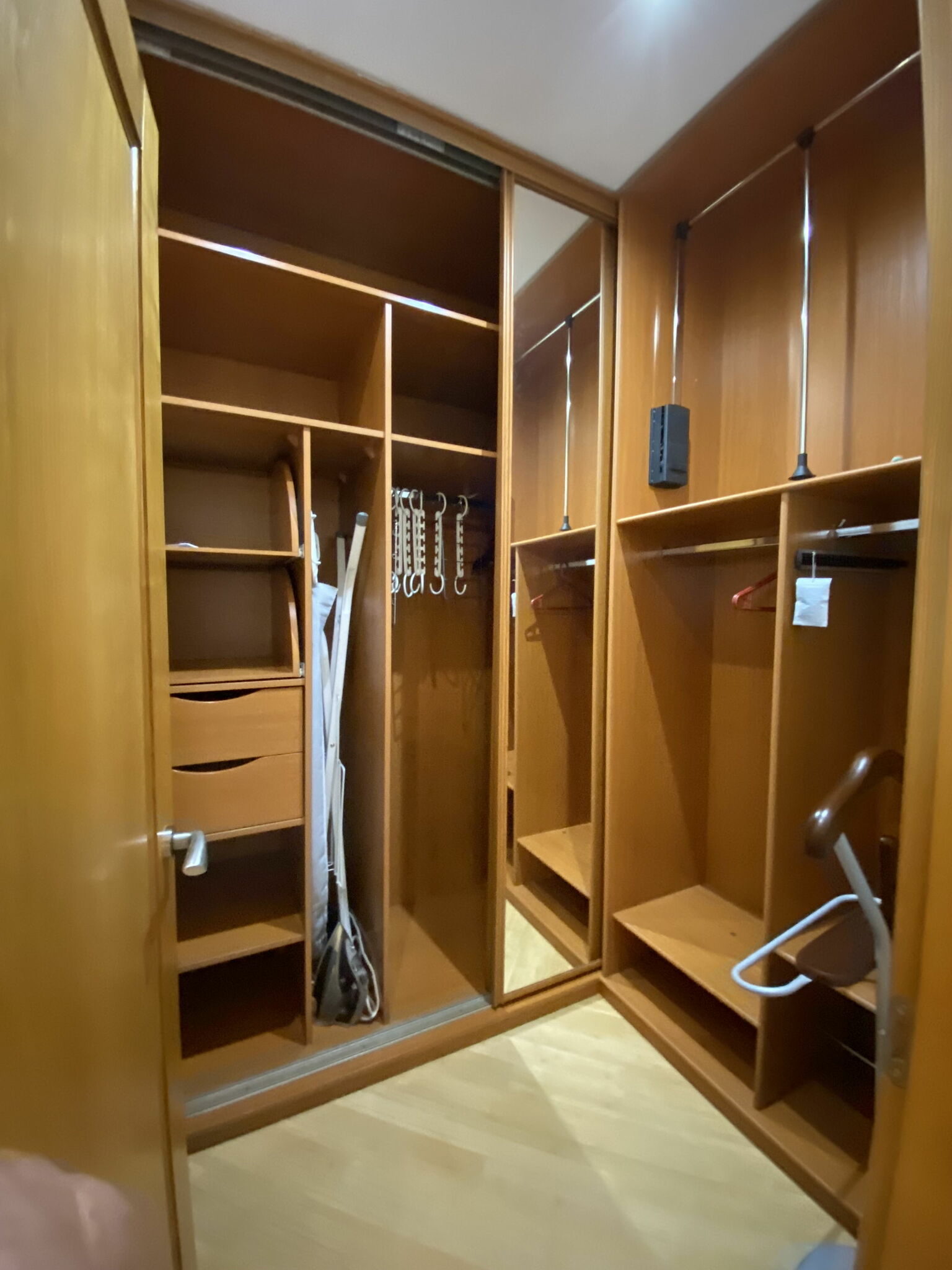 Продаж 4-кімнатної квартири 128 м², Костянтинівська вул., 10