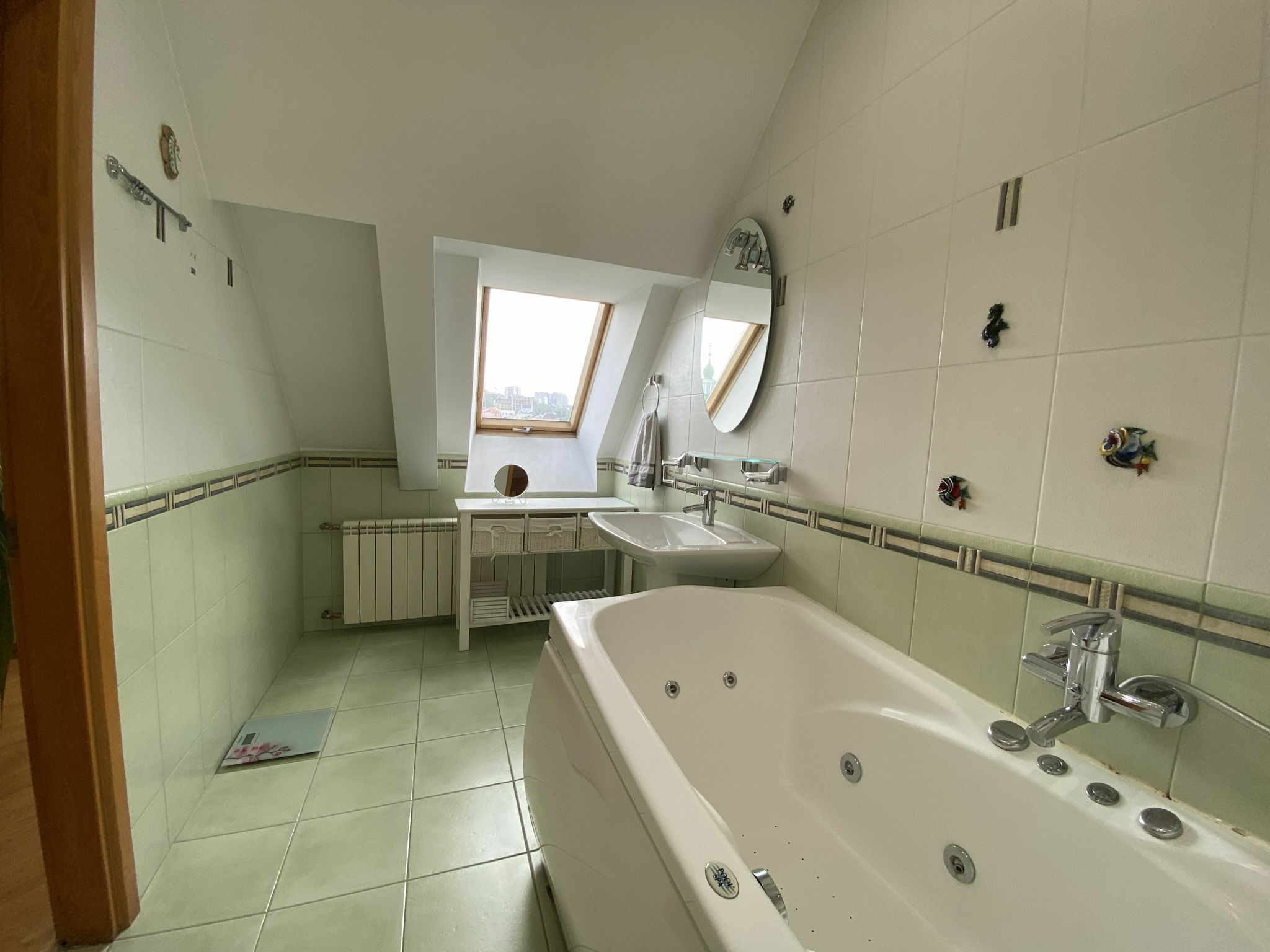 Продаж 4-кімнатної квартири 128 м², Костянтинівська вул., 10