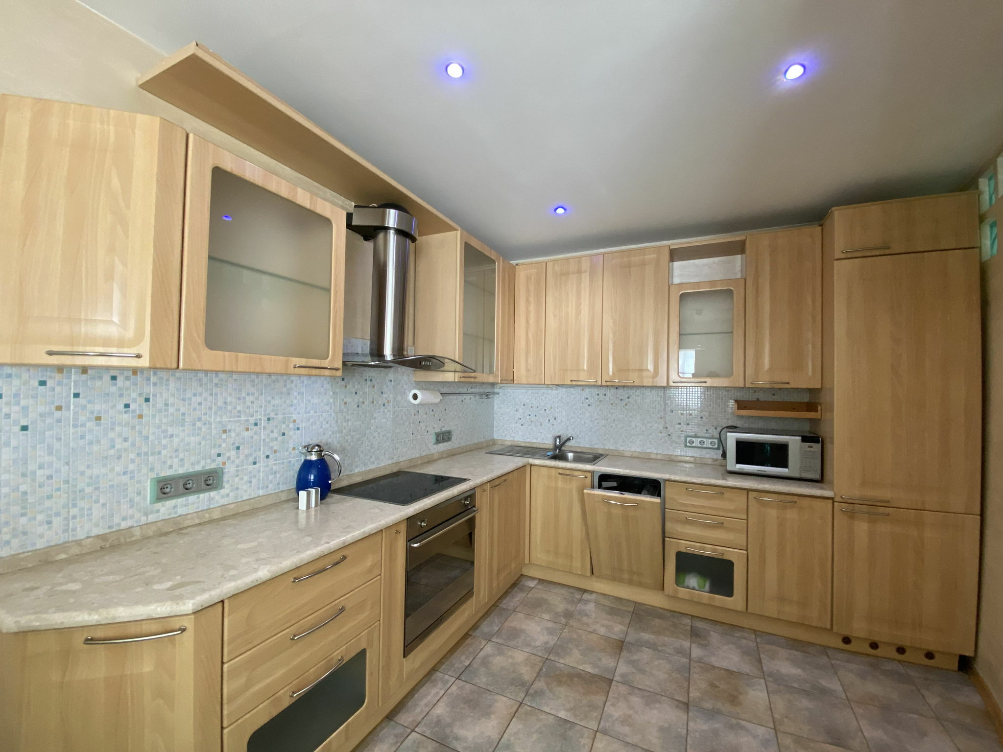 Продаж 4-кімнатної квартири 128 м², Костянтинівська вул., 10