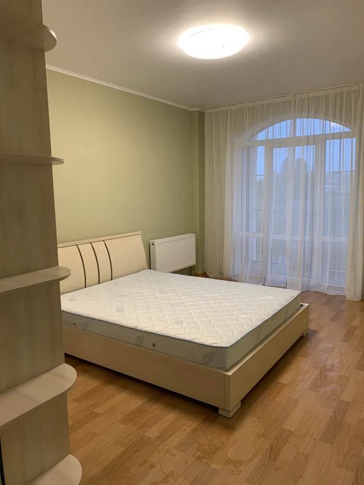 Оренда 1-кімнатної квартири 47 м², Євпаторійська вул., 2Б