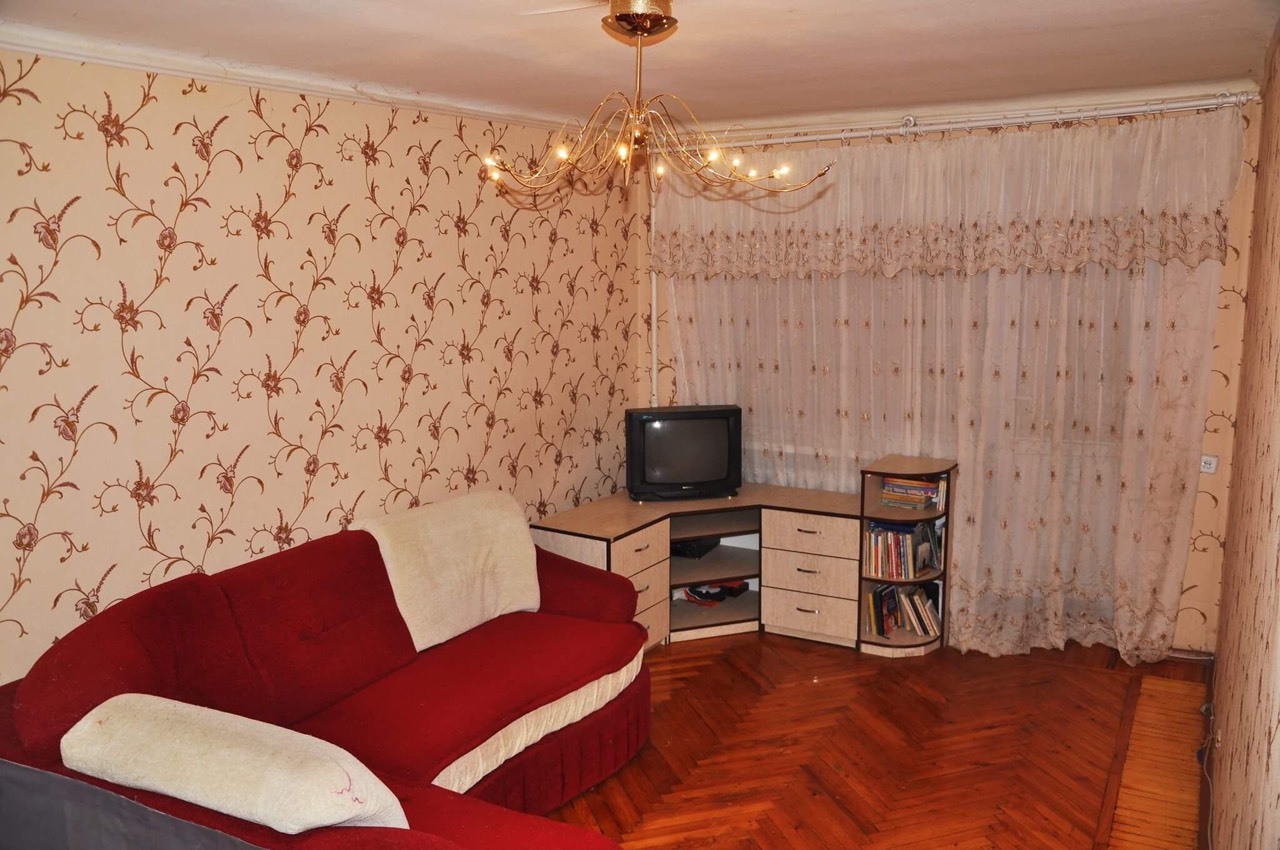 Продаж 1-кімнатної квартири 33 м², Валентинівська вул.