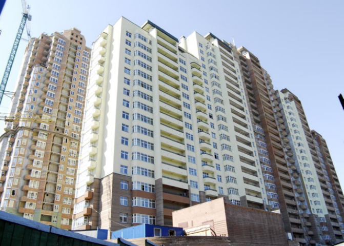 Произносить какие-то заклинания, что рынок недвижимости идет в рост, пока рано