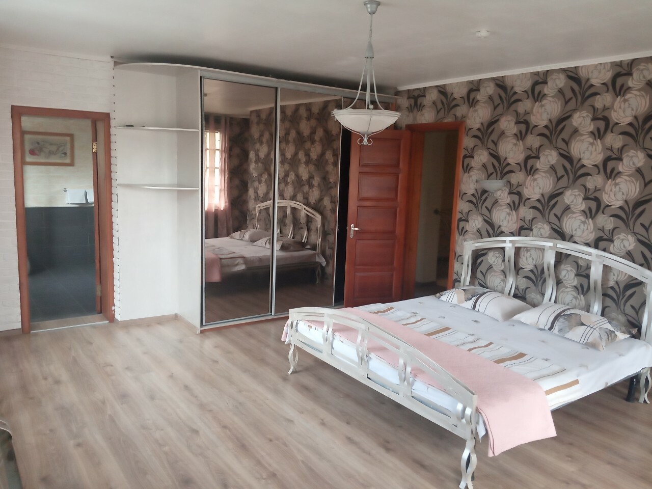 Дом посуточно 350 м², 1-я Садовая ул., 49
