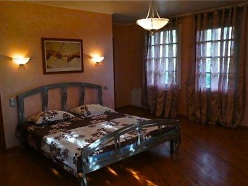 Дом посуточно 350 м², 1-я Садовая ул., 49