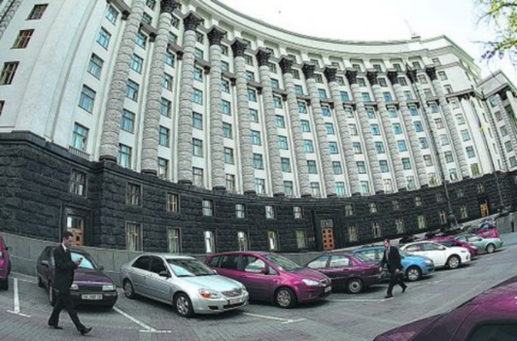 На чем ездят чиновники правительства и Администрации президента