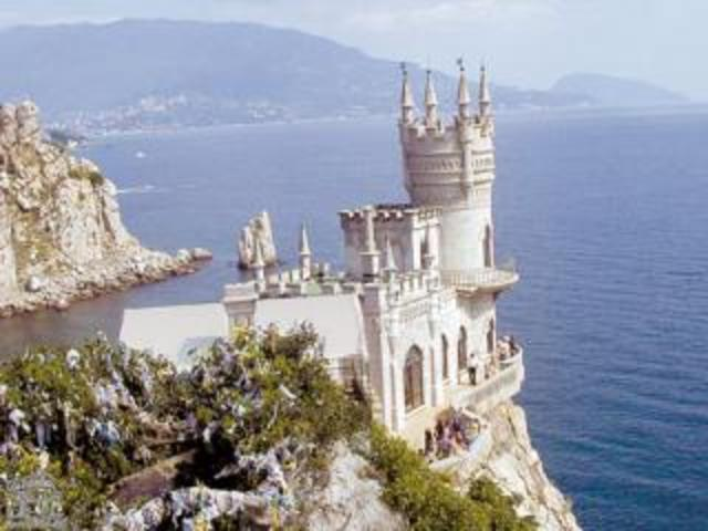 Продажа недвижимость в Крыму в 2011 году. Купить квартиру в Ялте легко и просто.