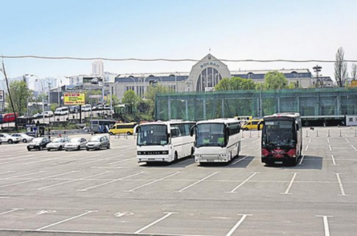 Автовокзал центральный маршрутки. Центральный автовокзал (Киев). Киев автовокзал вокзал. Автостанция Киев Петлюры 32. Киев автовокзал яма.