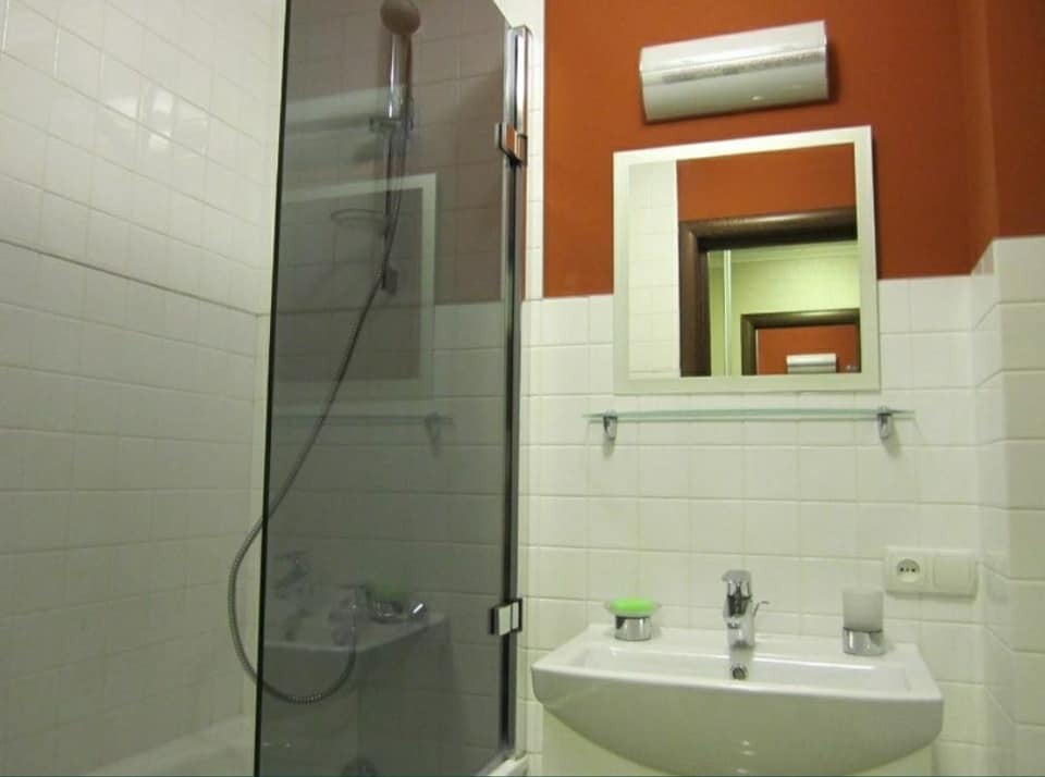 Аренда 2-комнатной квартиры 52 м², Александра Поля просп., 88
