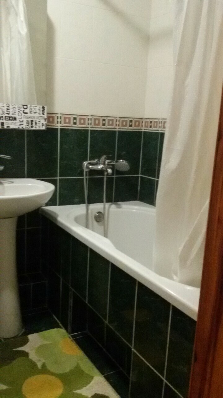 Продаж 2-кімнатної квартири 44 м², Героїв Праці вул., 4