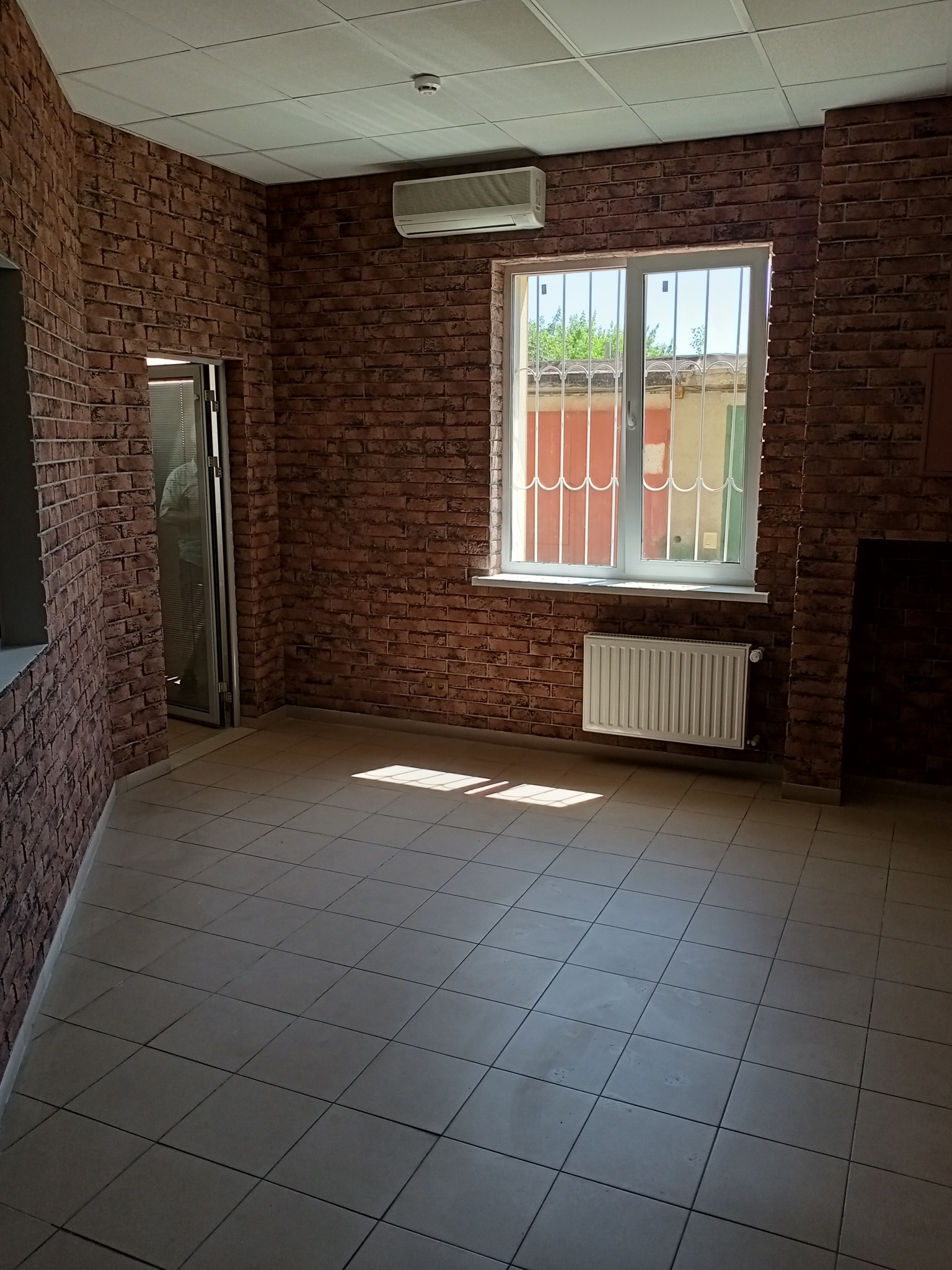 Аренда торгового помещения 20 м², Академика Туполева ул., 1Б