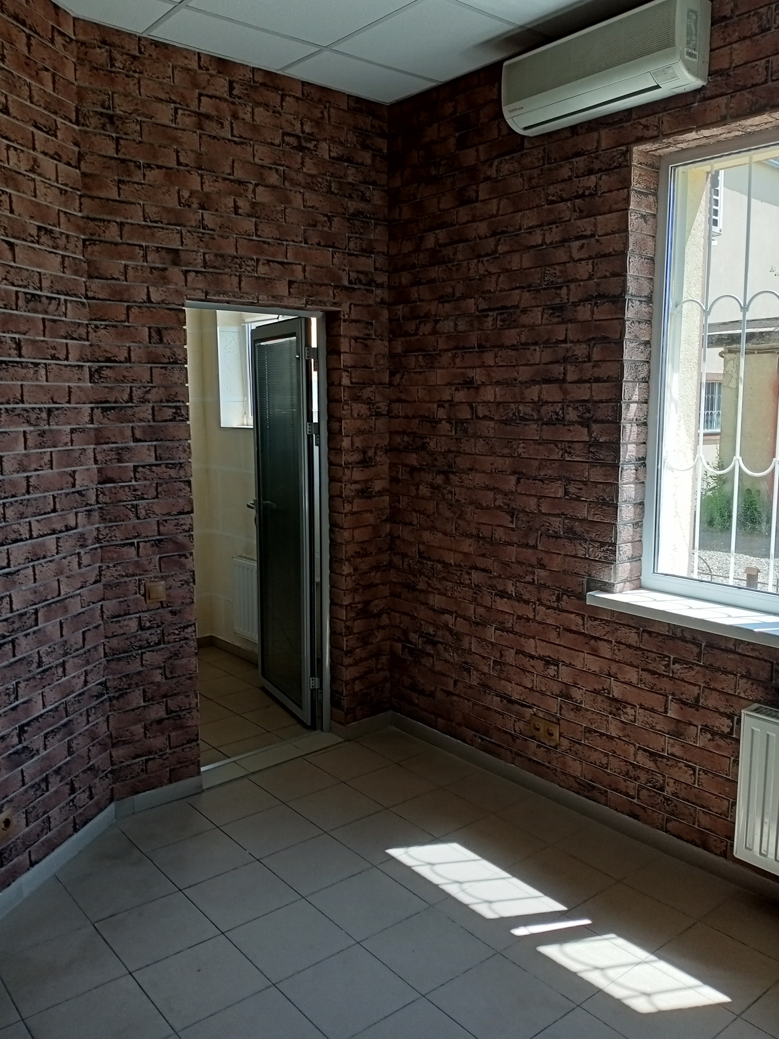 Аренда торгового помещения 20 м², Академика Туполева ул., 1Б