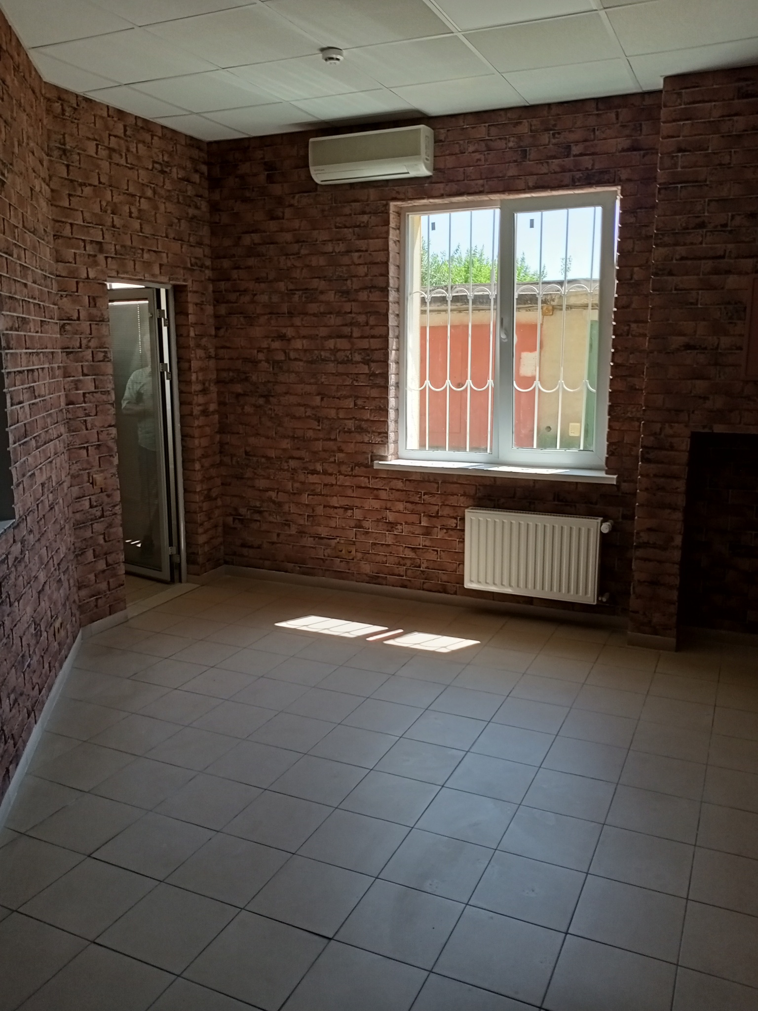 Аренда торгового помещения 20 м², Академика Туполева ул., 1Б