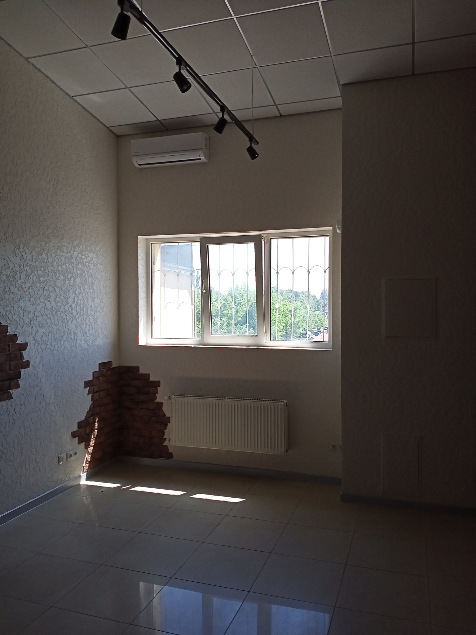 Оренда офісу 30 м², Академіка Туполєва вул., 1Б