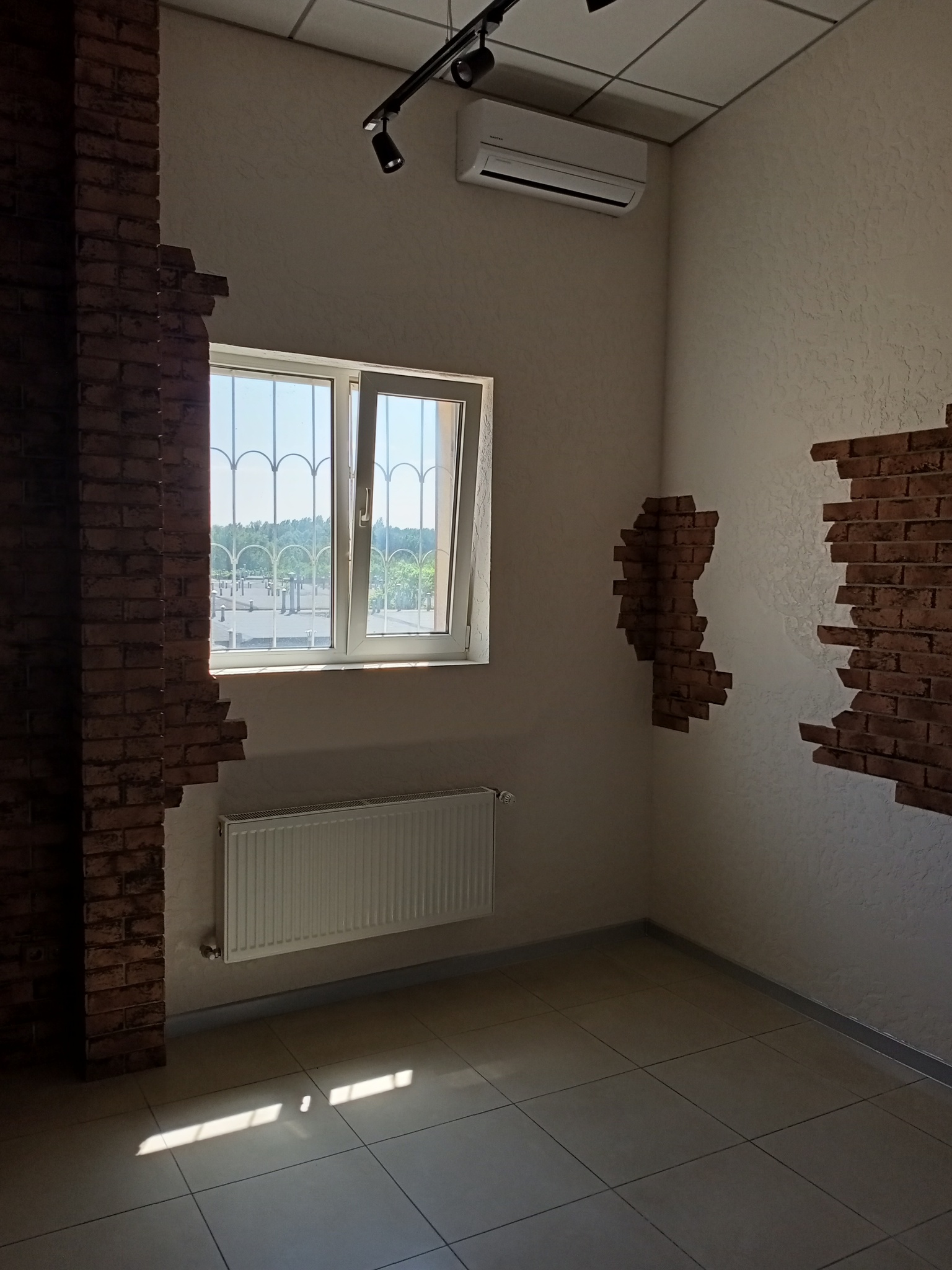 Оренда офісу 30 м², Академіка Туполєва вул., 1Б