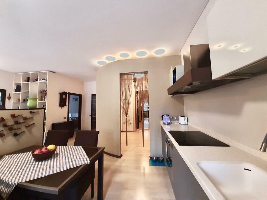 Продаж 3-кімнатної квартири 85 м², Карла Маркса ул., 002