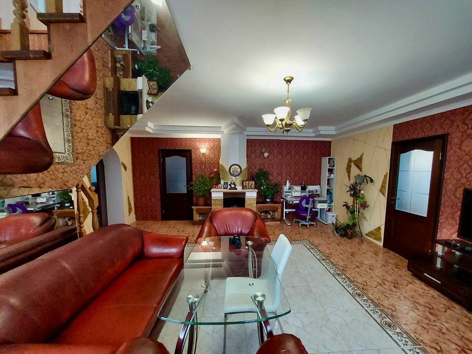 Продаж будинку 260 м², Линии ул., 25