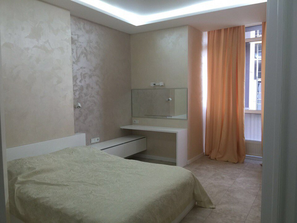 Продаж 2-кімнатної квартири 72 м², Сімферопольська вул., 2А