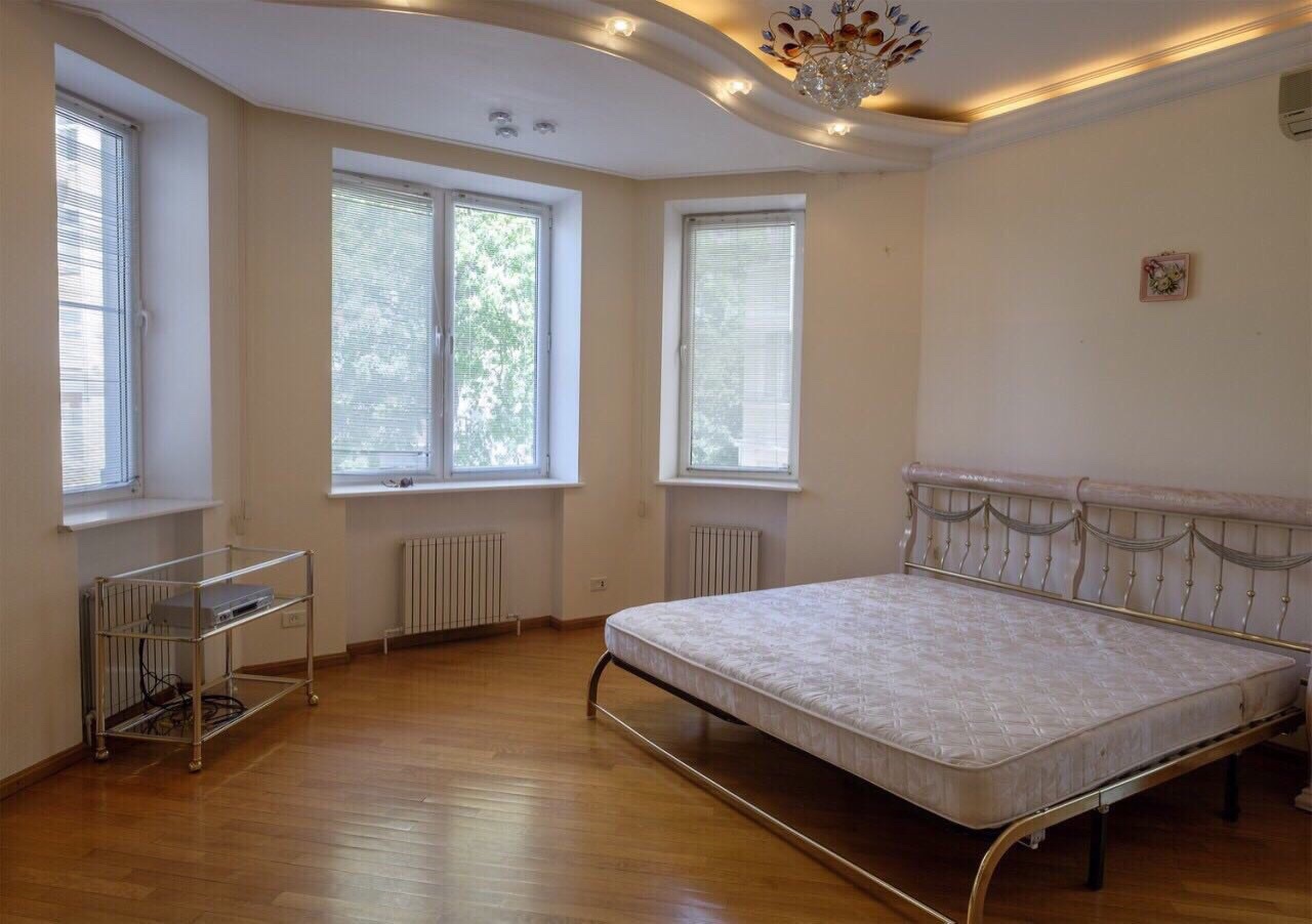 Оренда офісу 170 м², Довженко вул., 6