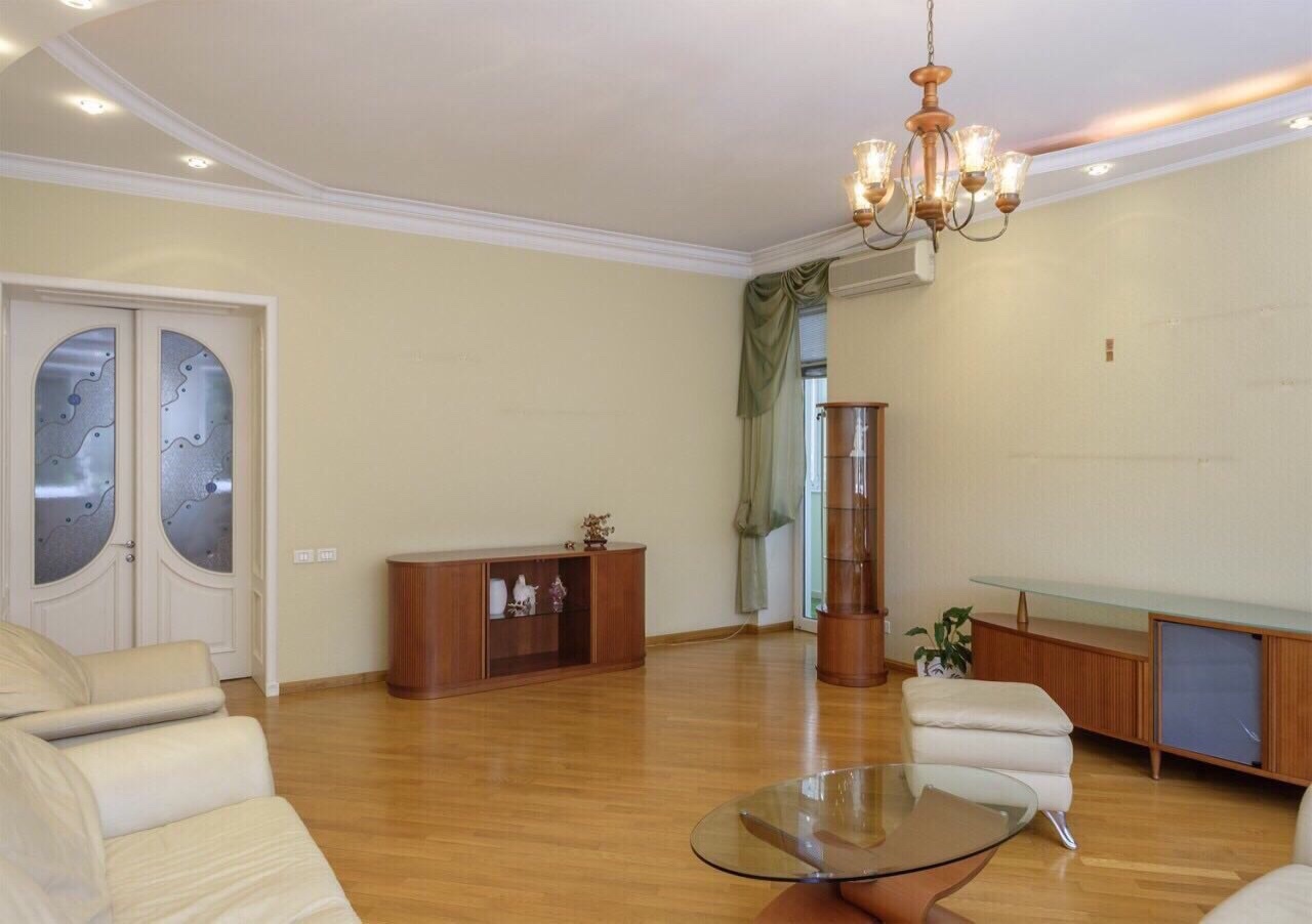 Оренда офісу 170 м², Довженко вул., 6