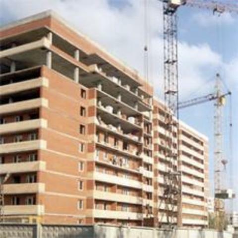 Около 80% застройщиков жилья до сих пор не возобновили строительство 