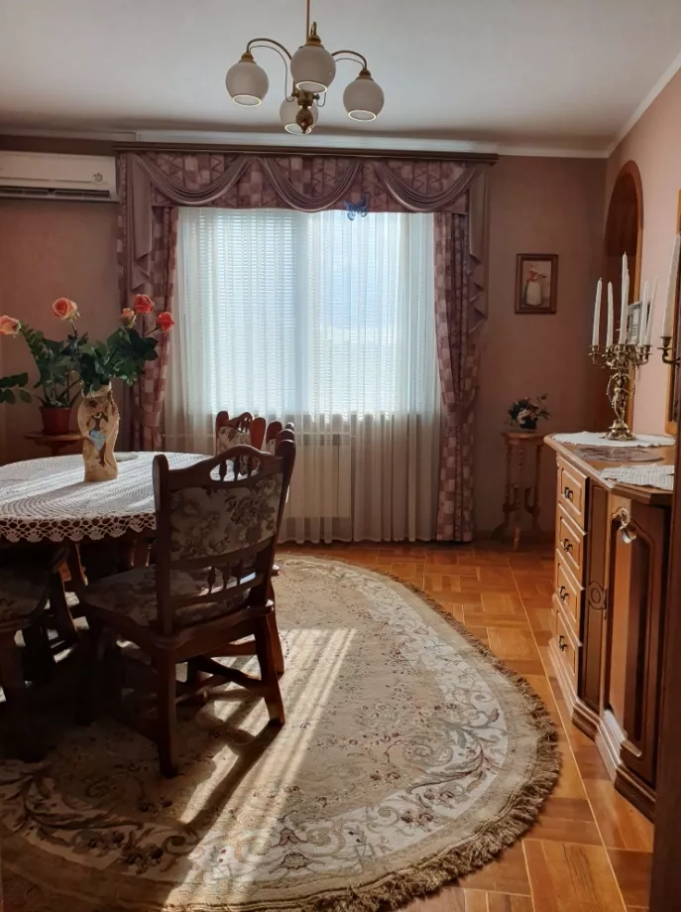 Продажа 4-комнатной квартиры 95 м², Метростроителей ул., 9