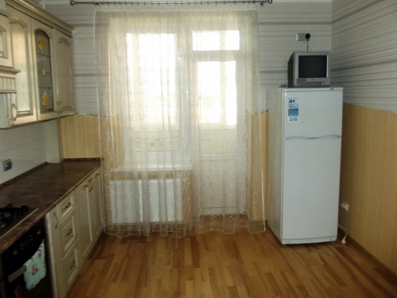 1-кімнатна квартира подобово 90 м², Центр Симоненко ул., 22