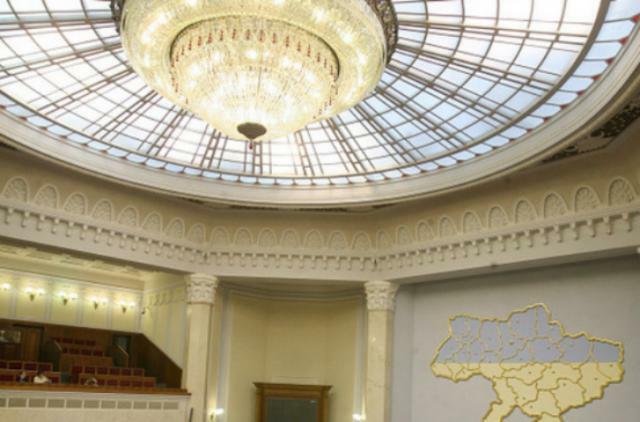 Депутаты умудряются получать по три-четыре квартиры