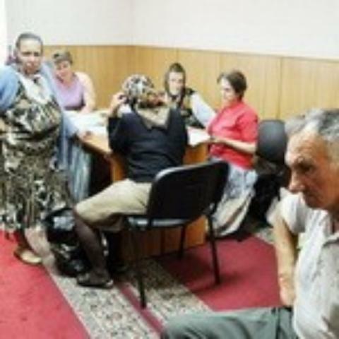 В приемную к Президенту просить жилье уже ходят как на работу