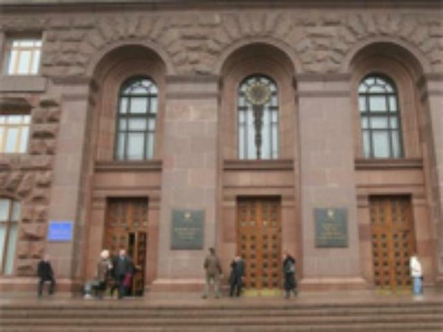 Киевсовет требует наказать чиновников, виновных в строительном беспределе 