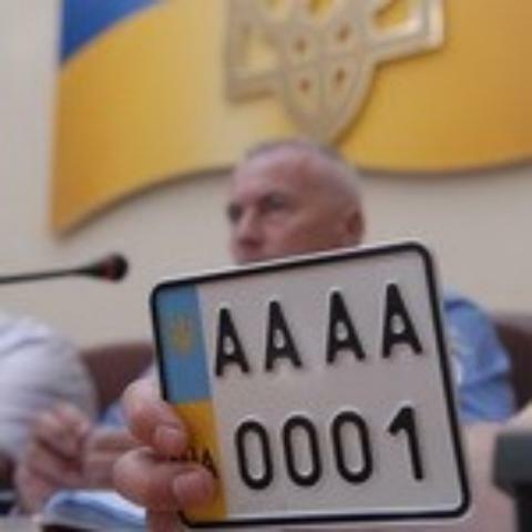 Владельцам мопедов и скутеров выдадут номера и «права»