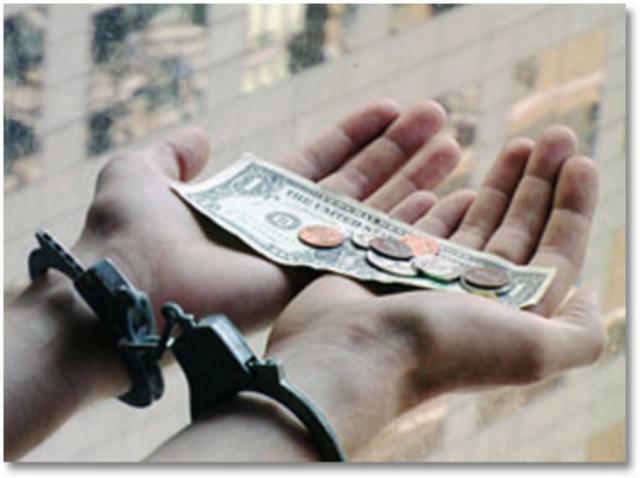 Заемщиков отдадут на растерзание