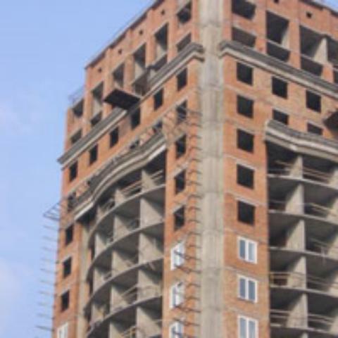 Строителям домов для жертв "Элита Центр" облегчили жизнь