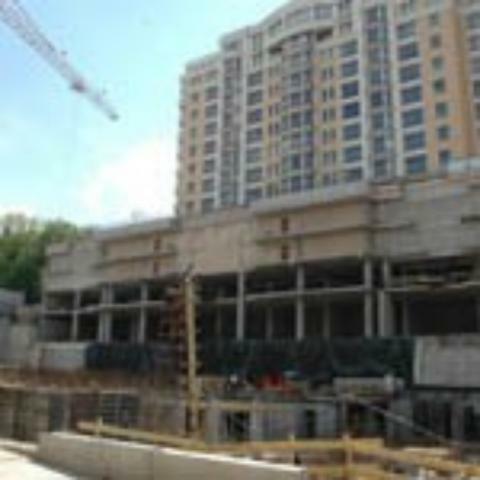 Растет второй «монстр» на Грушевского