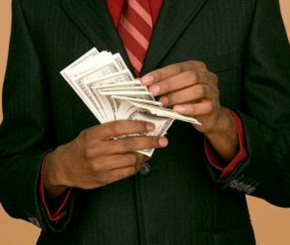 Мошенники отбирали жилье у тех, кто ожидал его десятилетиями