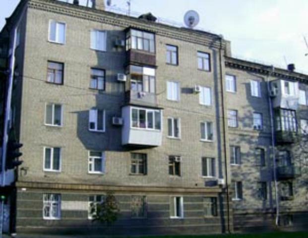 Запорожские власти ремонтируют старые «хрущевки»