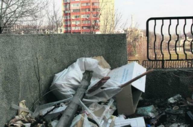 Печерск утопает в мусоре