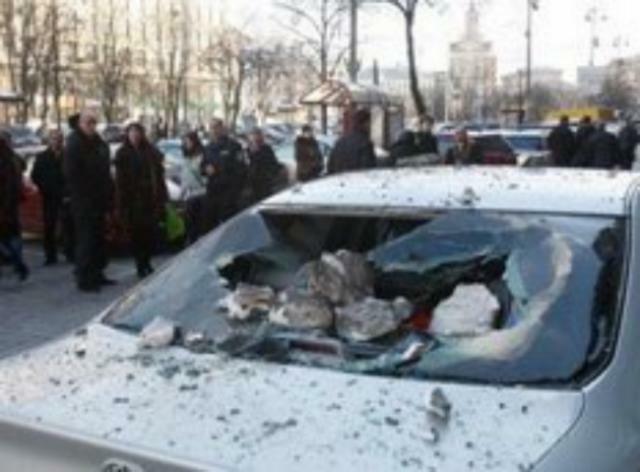 На Хрещатику сиплються будинки